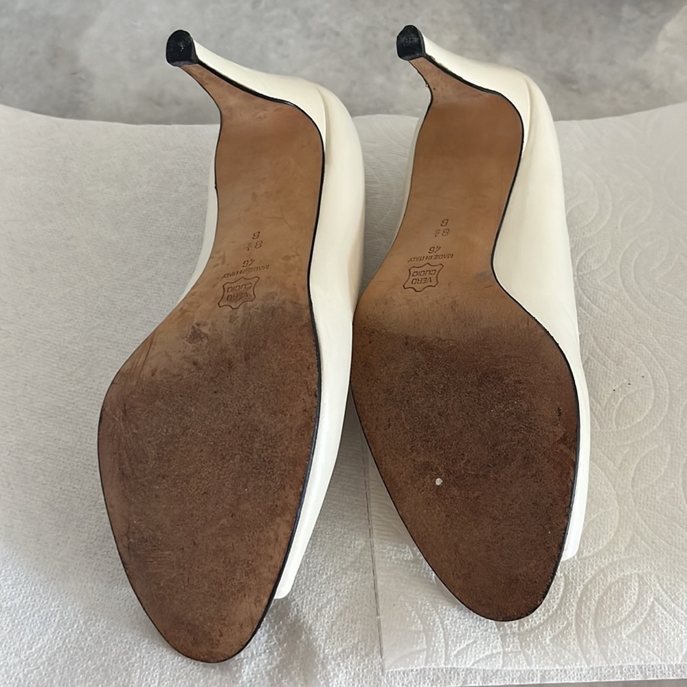 Shoes - Picture 2 of 4